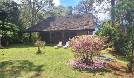 Casa com Ótima Localização - Cond. Estância Parque Atibaia