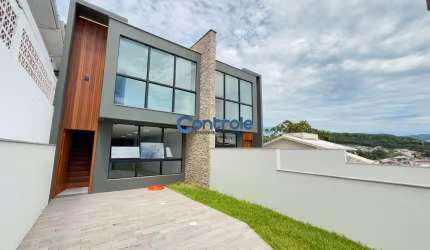 Casa com 3 quartos à venda na Rua José Fermino da Silva, 230, Forquilhas, São José por R$ 580.000