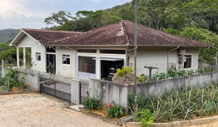 Chácara / sítio com 3 quartos à venda na Irineu Ernesto Koerich, 1, Colônia Santana, São José por R$ 3.000.000