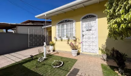 Casa com 2 quartos à venda na Rua das Cerejas, 99, Madri, Palhoça por R$ 468.000
