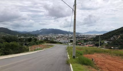 Terreno à venda na Rua Homero de Miranda Gomes, Fundos, Biguaçu por R$ 200.000