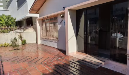 Casa comercial à venda na Rua Vereador Batista Pereira, 653, Estreito, Florianópolis por R$ 1.000.000
