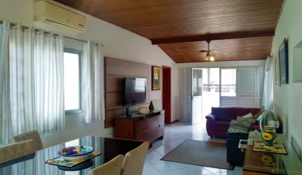 Casa com 2 quartos à venda na Rua Heládio Mário de Souza, 2, Centro, São José por R$ 1.200.000