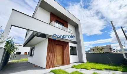 Casa com 3 quartos à venda na Itamar Silva Filho, 7, Bela Vista, Palhoça por R$ 750.000