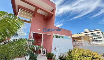 Casa com 3 quartos à venda na Rua Raul Leonardo Weiss, 149, Praia de Fora, Palhoça por R$ 1.800.000