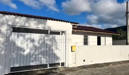 Casa com 2 quartos à venda na Servidão Waldomiro Pereira Carpes, 86, Ribeirão da Ilha, Florianópolis por R$ 599.000