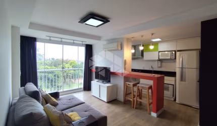 Excelente apartamento de 83m² privativos, totalmente mobiliado, com 03 dormitórios