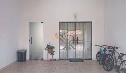 Casa térrea à Venda  com 2 dormitórios,  2 vagas - 125,00m²