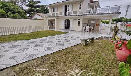 SOBRADO DE ESQUINA NO BALNEÁRIO CARMERY EM PONTAL DO PARANÁ - PR