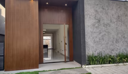 Linda Casa Térrea em Condomínio Fechado Clube a venda em Atibaia