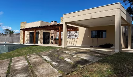 Linda Chácara em Condomínio