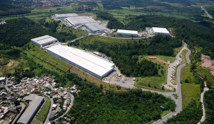 Galpão Logístico Industrial cross-docking 32.930m² 33 docas Embu das Artes Regis Bittencourt