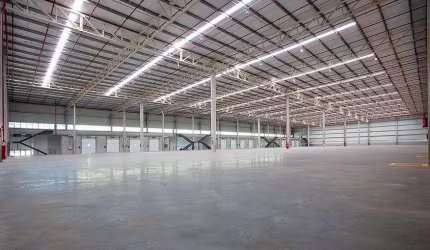 Galpão/Depósito/Armazém para aluguel possui 1650 metros quadrados na Rodovia Castelo Branco