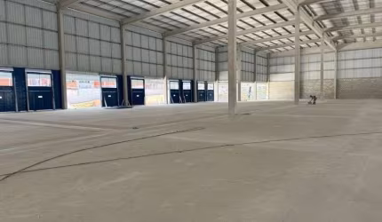 Galpão logístico Guarulhos Aeroporto cross docking possui 4.800m² metros quadrados e 46 docas