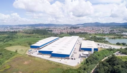 Galpão Logístico 3.075m² 6 docas Guarulhos Rodovia Presidente Dutra