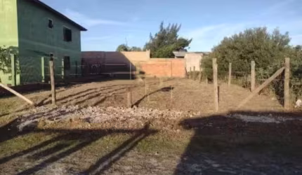 Terreno próximo ao mar