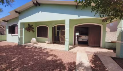 Casa bem próxima do mar, bem localizada em Nova Tramandaí!