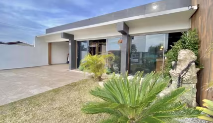 Casa com 3 dormitórios em Tramandaí