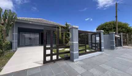 CASA DE ALTO PADRÃO PROXIMO AO MAR EM NOVA TRAMANDAÍ