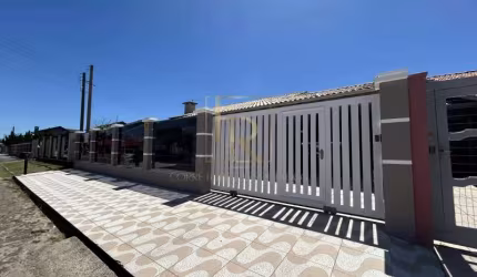 CASA PROXIMO AO MAR EM NOVA TRAMANDAÍ COM 03 DORMITORIOS