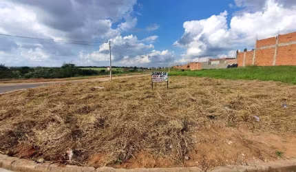 Terreno comercial/residencial, totalmente plano, de esquina.