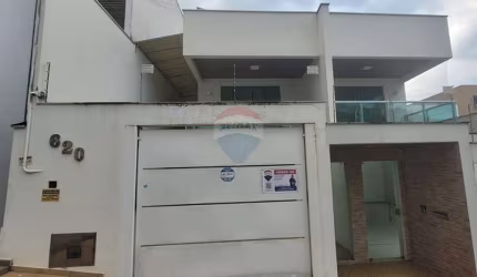 Casa Duplex de 4 Dormitórios com 185,84 m² no Eldorado, Timóteo, MG