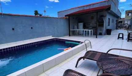 Linda casa com piscina!