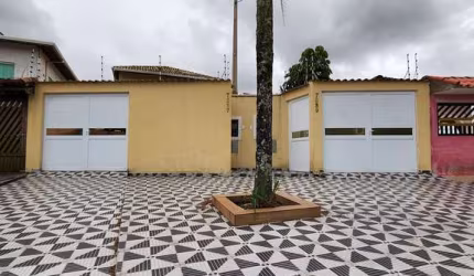 Casa sobreposta terrea