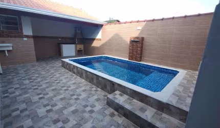 Casa à venda em Mongaguá/SP