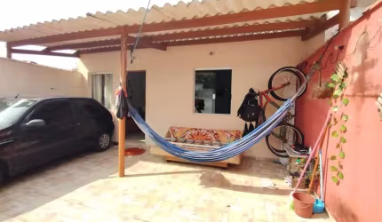 Oportunidade... Duas casas no mesmo terreno!