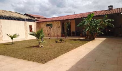 Casa com edicula!