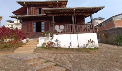 Casa de Alto Padrão com 2 Suítes, Closet e Cozinha Gourmet
