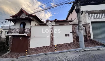 2 casa á venda em Barbacena com 3 dormitório e 2 suítes no Santa Cecília