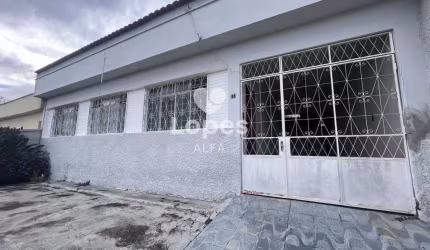 Casa à venda em Barbacena, Funcionarios, com 4 quartos
