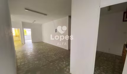 Sala Comercial à Venda – Andar Completo no Centro de Barbacena
