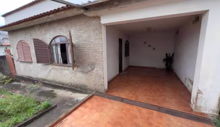 Excelente Oportunidade! Casa à venda, com 3 quartos, 100m² no bairro Grogotó