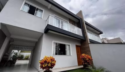 Casa geminada à venda em Barbacena, Grogotó, com 3 quartos, 132m²