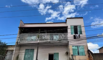 Cobertura com Potencial para Terraço – 2 Quartos, Sacada e Excelente Localização!