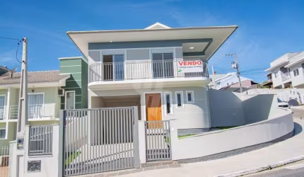Vendo sobrado novo, espaçoso e ensolarado no San Marino, São José