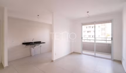 Apartamento de 2 quartos com suíte, varanda e 2 vagas. À venda no melhor ponto da Av. Silva Lobo, B