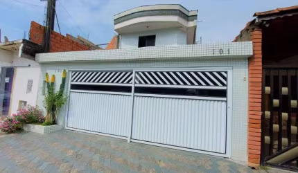 Casa 3 Dormitórios / Mirim - Praia Grande SP.