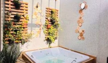 Casa Alto Padrão com 03 dormitórios, sendo 02 suítes. Aceita financiamento bancário