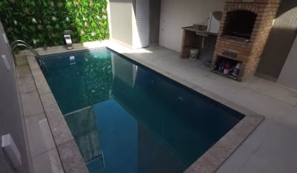 Casa com Piscina reformada