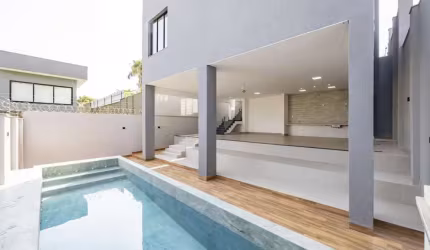 Casa exclusiva na Vila Jardim Vitória, com 4 suítes