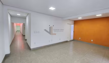 Salão Comercial para Locação em Salto, Centro, 2 banheiros, 3 vagas