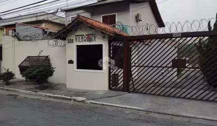 Casa de Condomínio com 3 Quartos e 3 banheiros à Venda.