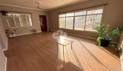 Casa Térrea à Venda na Vila Gustavo com 2 Dormitórios, 4 Vagas e Edícula .