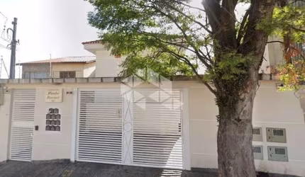 Casa de Condomínio na Água Fria com 2 dormitórios e 1 vaga de garagem.