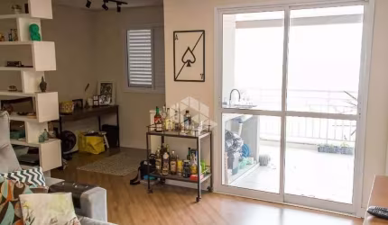 Apartamento na Vila Isolina Mazzei com 2 dormitórios e 1 vaga.