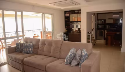 Apartamento em Santana com 4 dormitórios - 200m²
